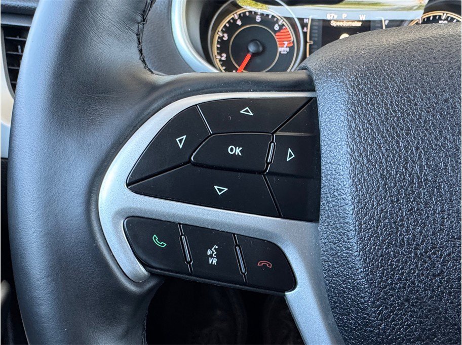 Used 2018 Jeep Cherokee Latitude Plus FWD image 13