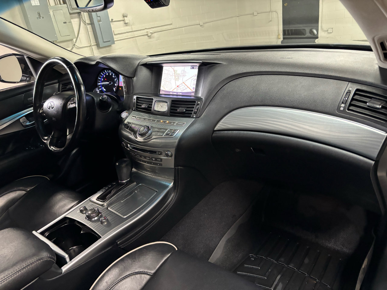 Used 2018 INFINITI Q70 L 3.7 image 16