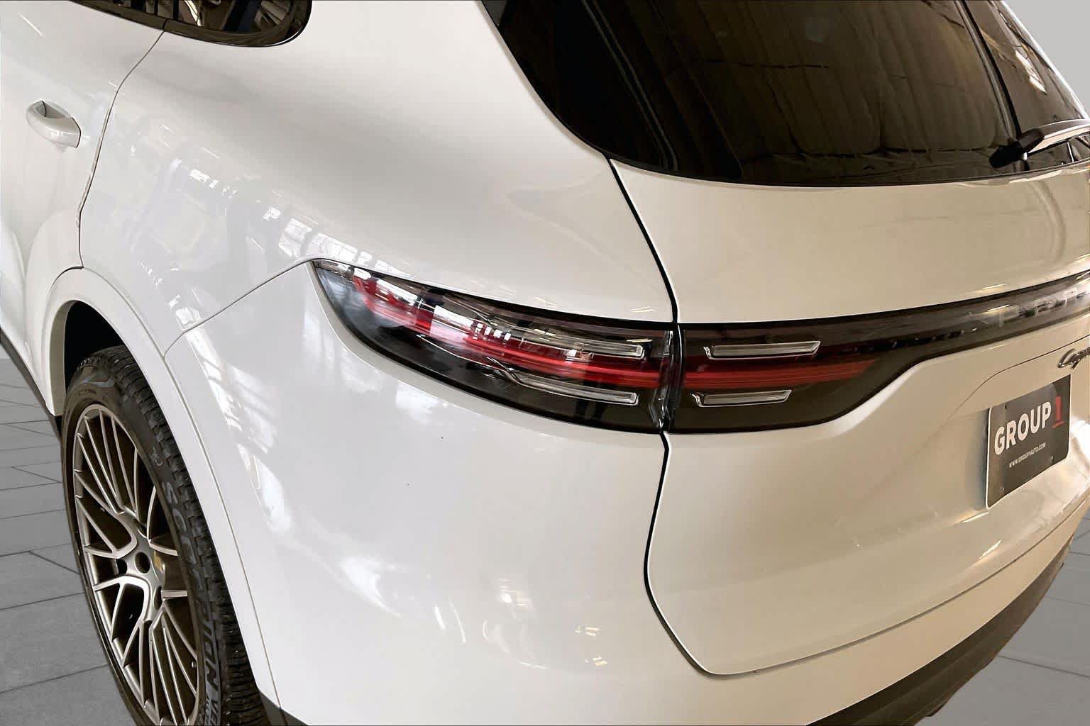 Used 2022 Porsche Cayenne Platinum Edition AWD/4WD image 25