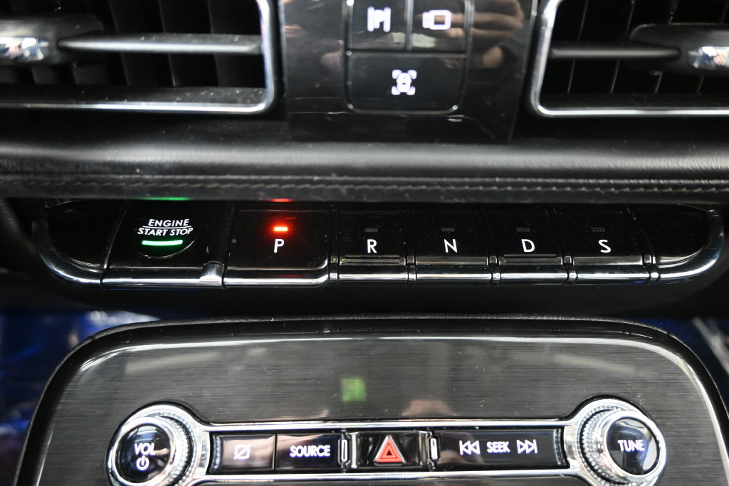 Used 2023 Lincoln Nautilus Reserve AWD/4WD image 30