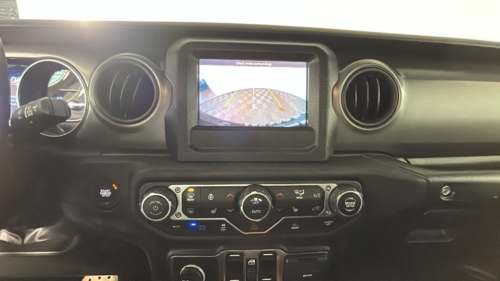 Used 2023 Jeep Wrangler Unlimited w/ Cold Weather Group AWD/4WD image 27