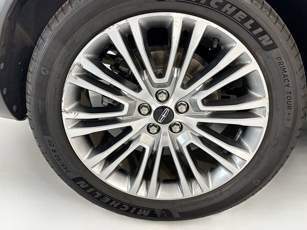 Used 2017 Lincoln MKX Reserve w/ Driver Assistance Package FWD image 33