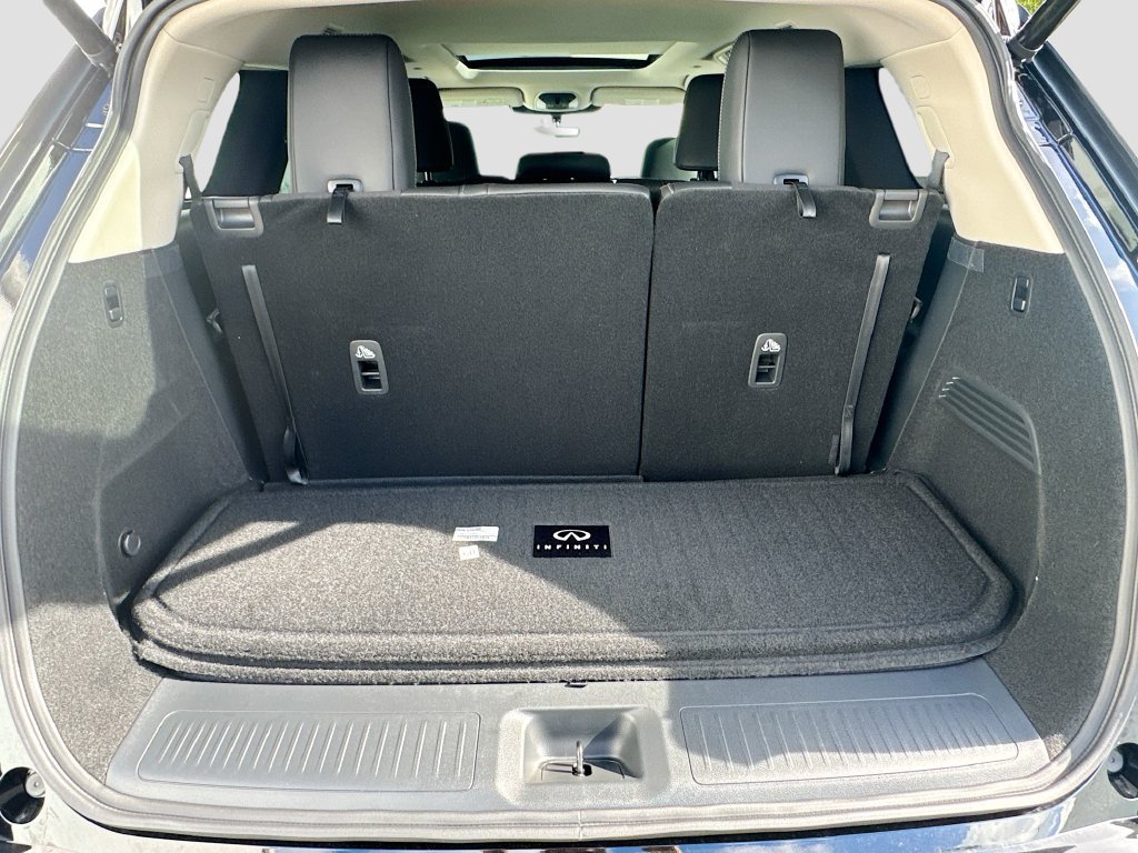 Used 2027 INFINITI QX60 Pure w/ Cargo Package FWD image 28