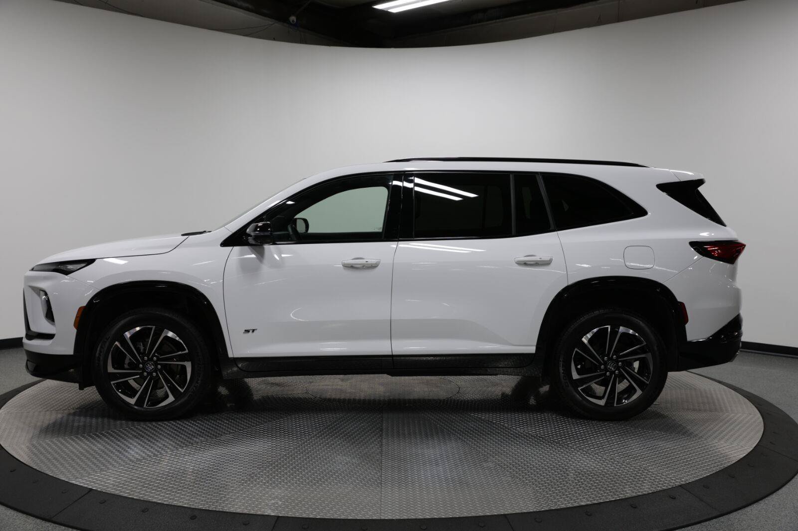 Certified 2026 Buick Enclave Sport Touring AWD/4WD image 5