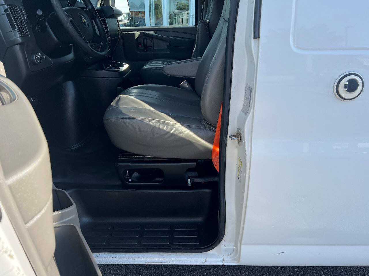 Used 2014 Chevrolet Express 2500 w/ Cold Climate Package RWD image 18