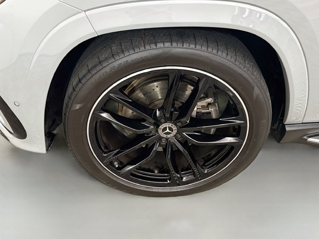Used 2024 Mercedes-Benz GLS 580 4MATIC image 33