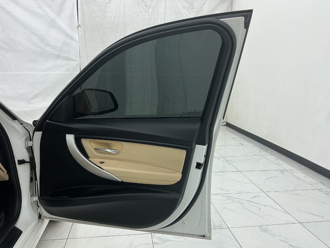 Used 2018 BMW 320i Sedan RWD image 19
