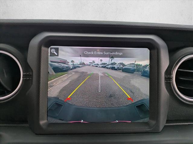 Used 2020 Jeep Gladiator Overland image 13