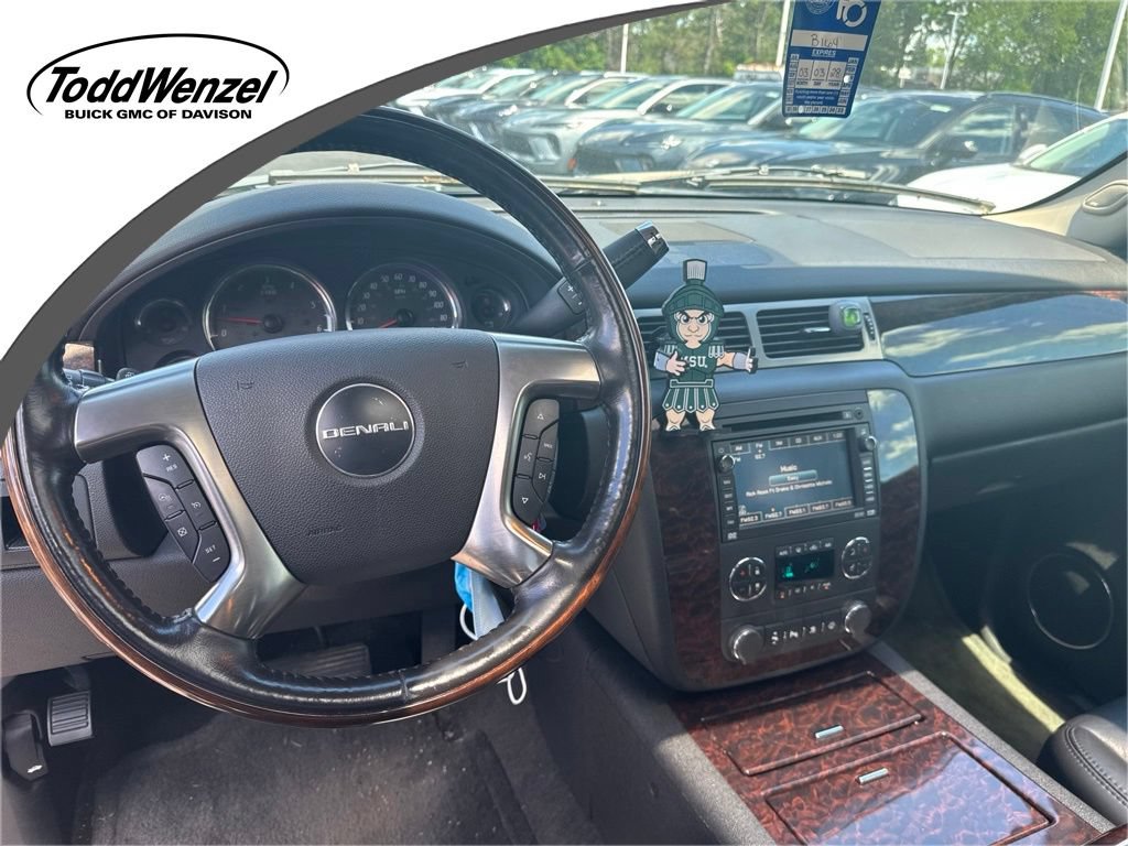 Used 2007 GMC Yukon Denali AWD/4WD image 1