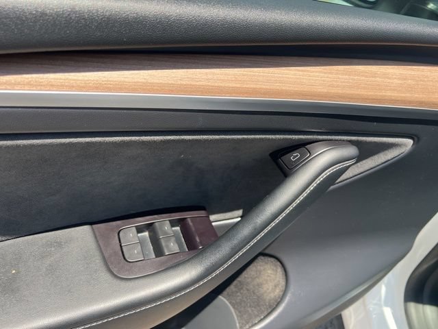Used 2023 Tesla Model Y Long Range AWD/4WD image 19