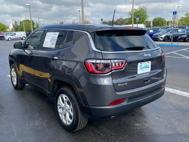 Used 2024 Jeep Compass Sport image 7