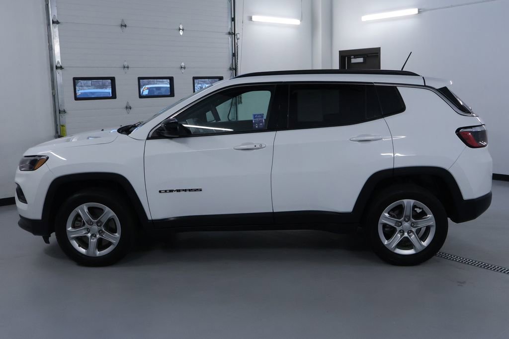 Used 2024 Jeep Compass Latitude image 4