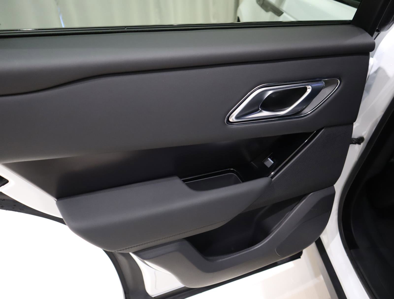 Used 2026 Land Rover Range Rover Velar Dynamic SE image 20