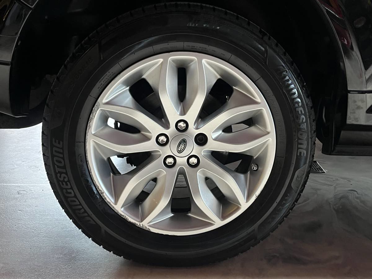 Used 2014 Land Rover LR2 AWD/4WD image 37