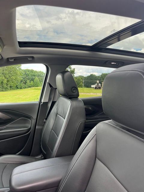 Used 2024 GMC Terrain SLT w/ Tech Package AWD/4WD image 10