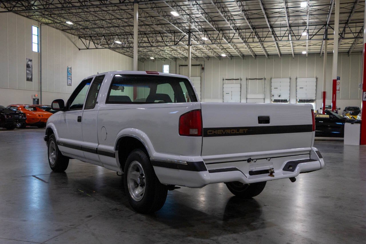 Used 1995 Chevrolet S10 Pickup LS RWD image 4