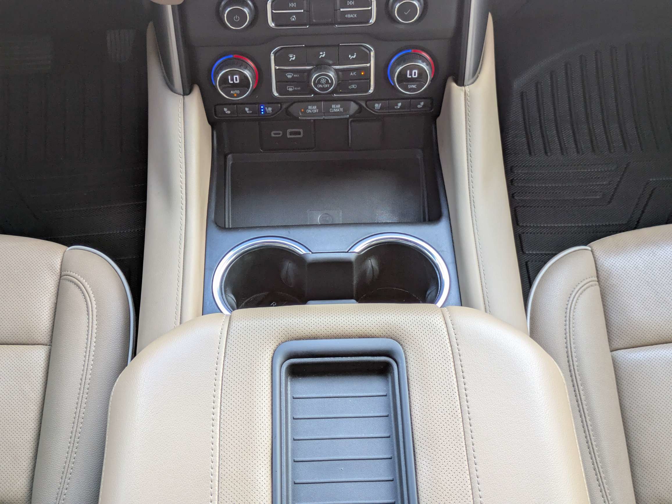 Used 2024 Chevrolet Tahoe Premier RWD image 6