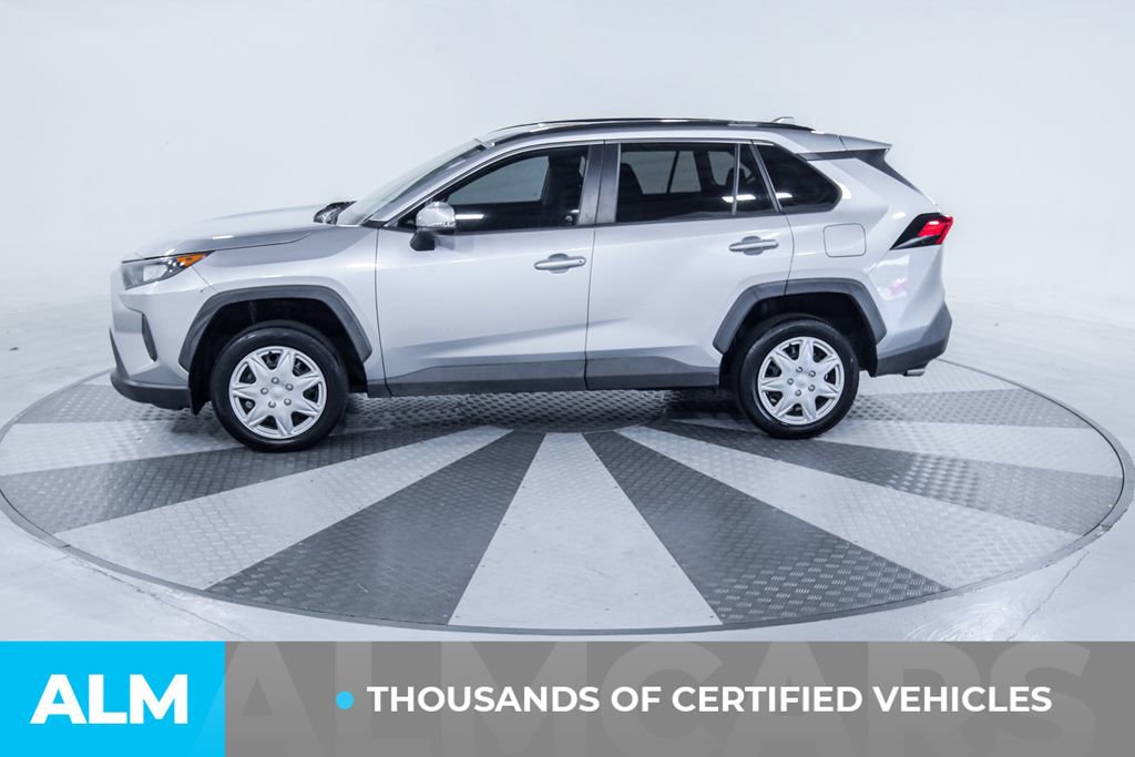 Used 2020 Toyota RAV4 LE FWD image 4