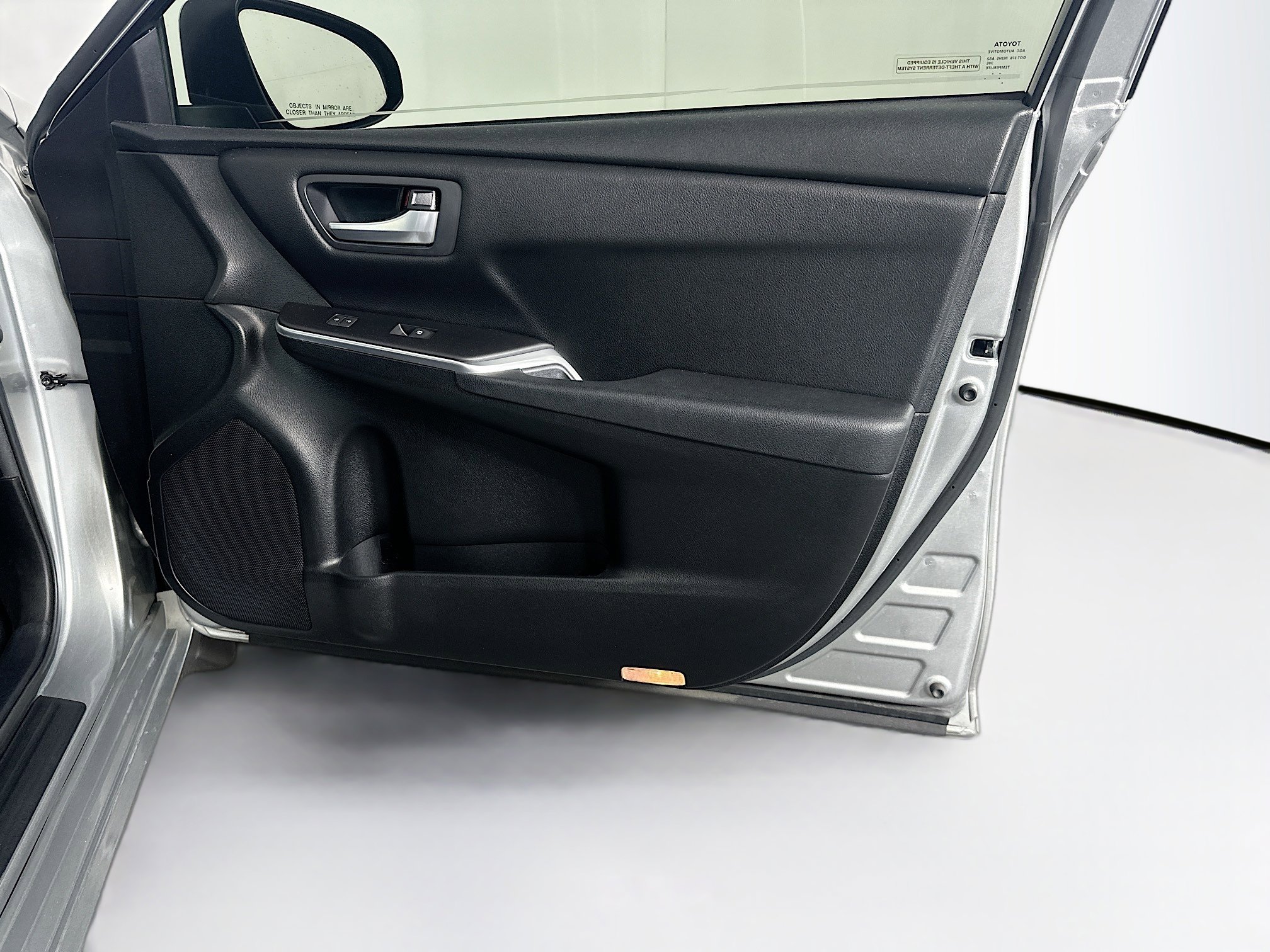 Used 2017 Toyota Camry SE FWD image 30