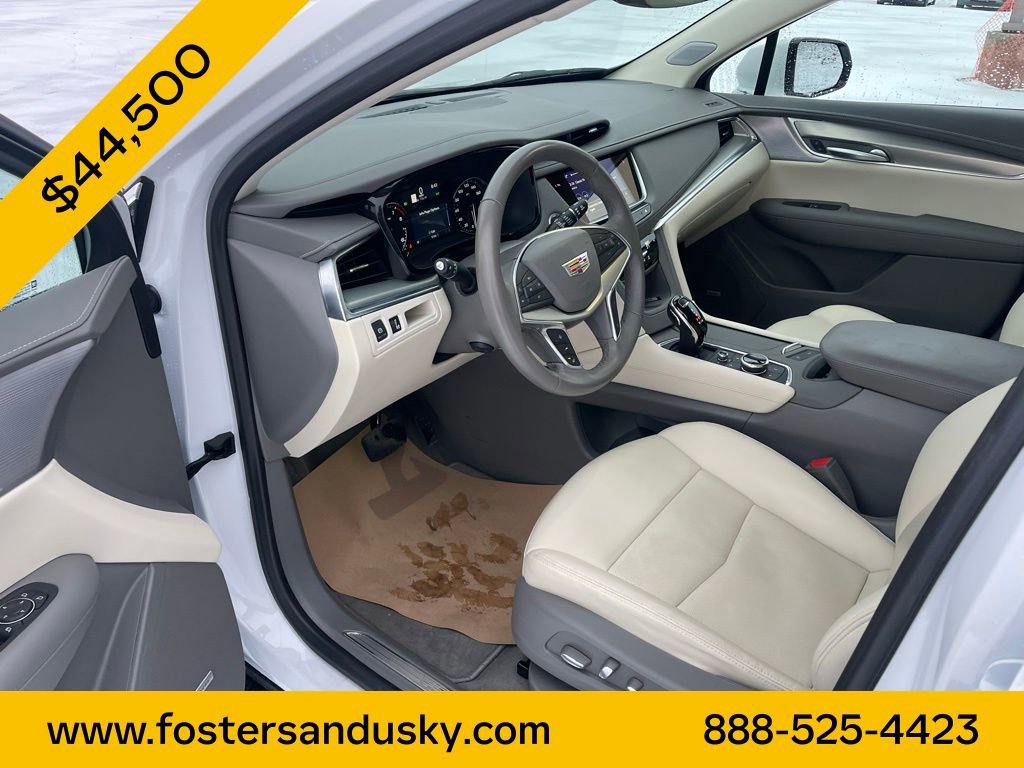 Used 2025 Cadillac XT5 Premium Luxury image 17