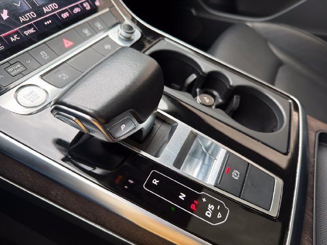 Used 2019 Audi Q8 Premium Plus w/ Premium Plus AWD/4WD image 34