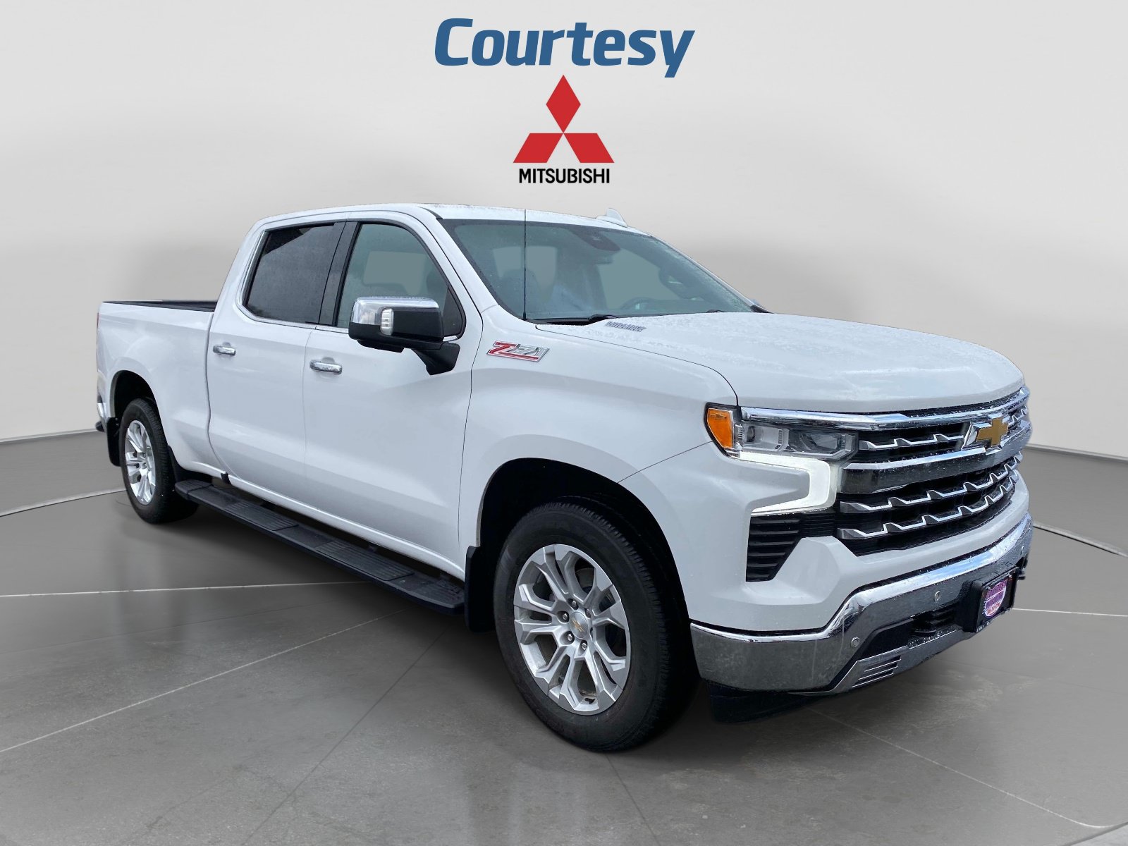 Used 2023 Chevrolet Silverado 1500 LTZ AWD/4WD image 8