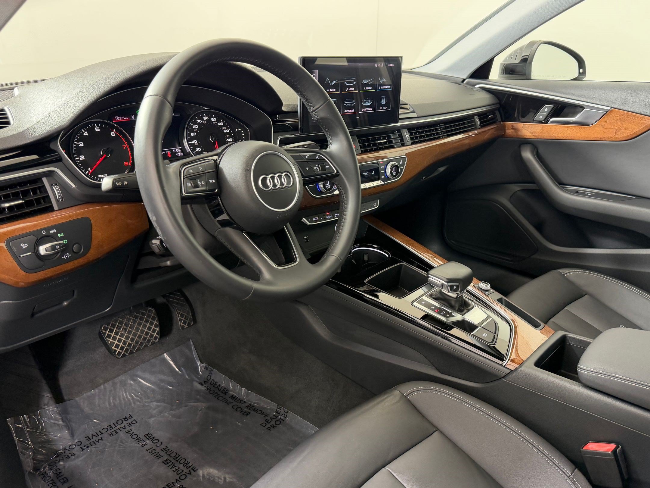 Used 2020 Audi A4 2.0T Premium w/ Convenience Package FWD image 4