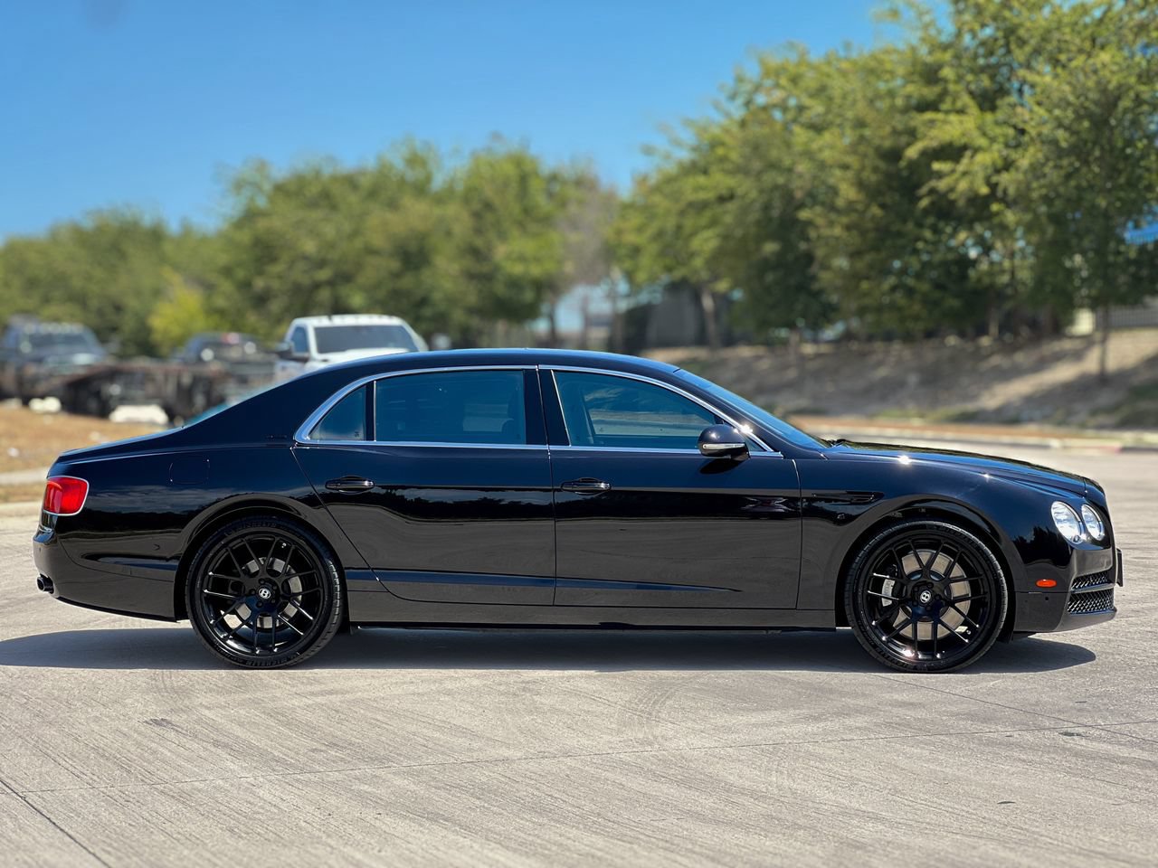 Used 2014 Bentley Flying Spur W12 AWD/4WD image 2