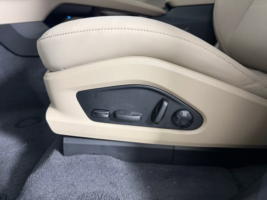 New 2025 Porsche Macan 4 Electric image 26