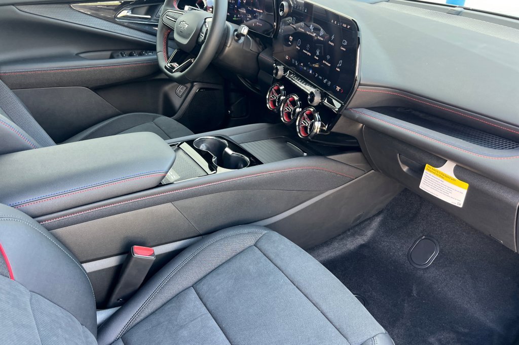 New 2025 Chevrolet Blazer EV RS image 13