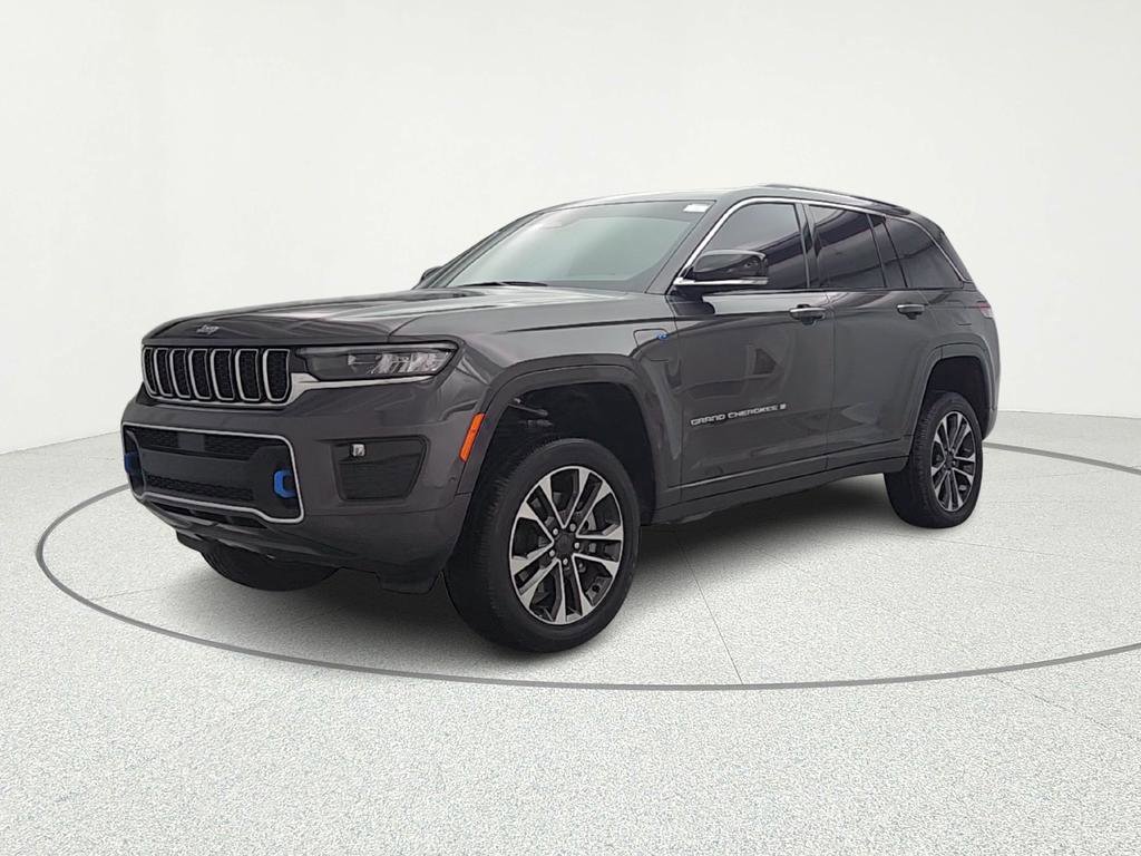 Used 2023 Jeep Grand Cherokee Overland image 3