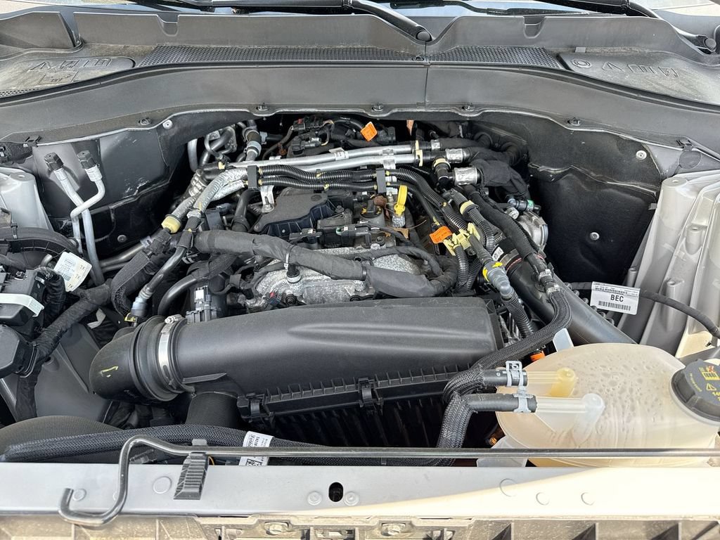 Used 2025 Ford Explorer Active AWD/4WD image 27