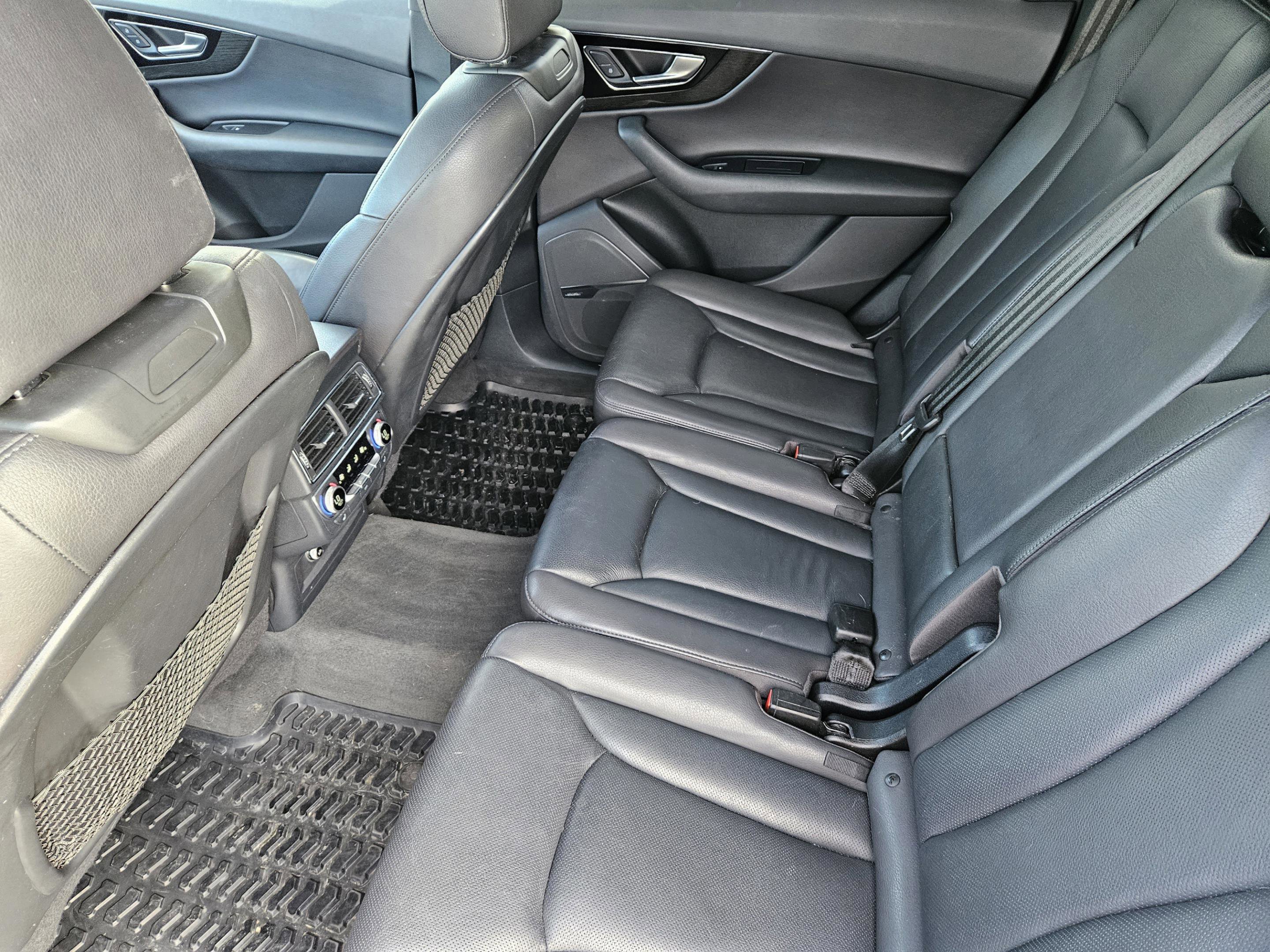 Used 2018 Audi Q7 3.0T Prestige image 26