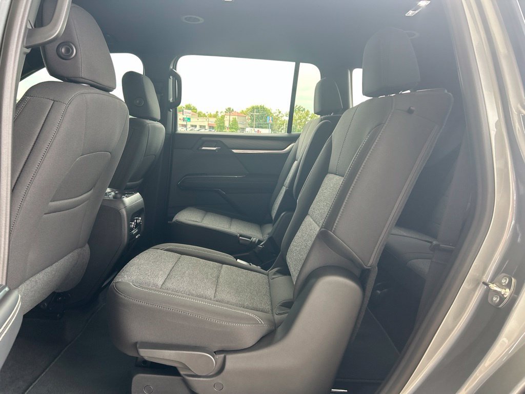 Certified 2026 GMC Acadia Elevation FWD image 9