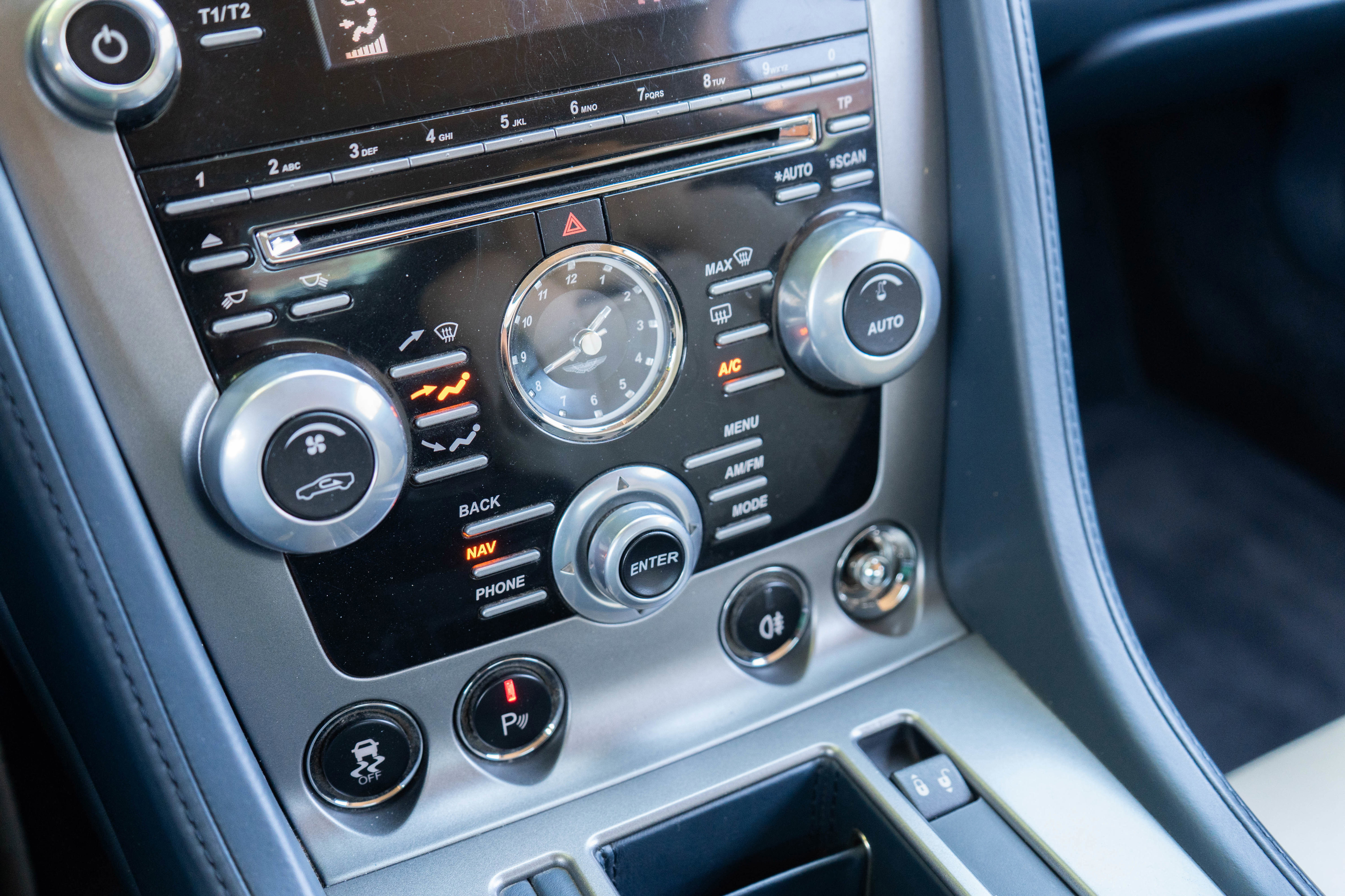Used 2012 Aston Martin V8 Vantage S RWD image 15