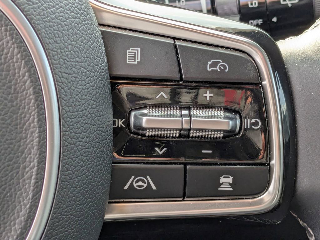 Used 2025 Kia Sorento SX image 17