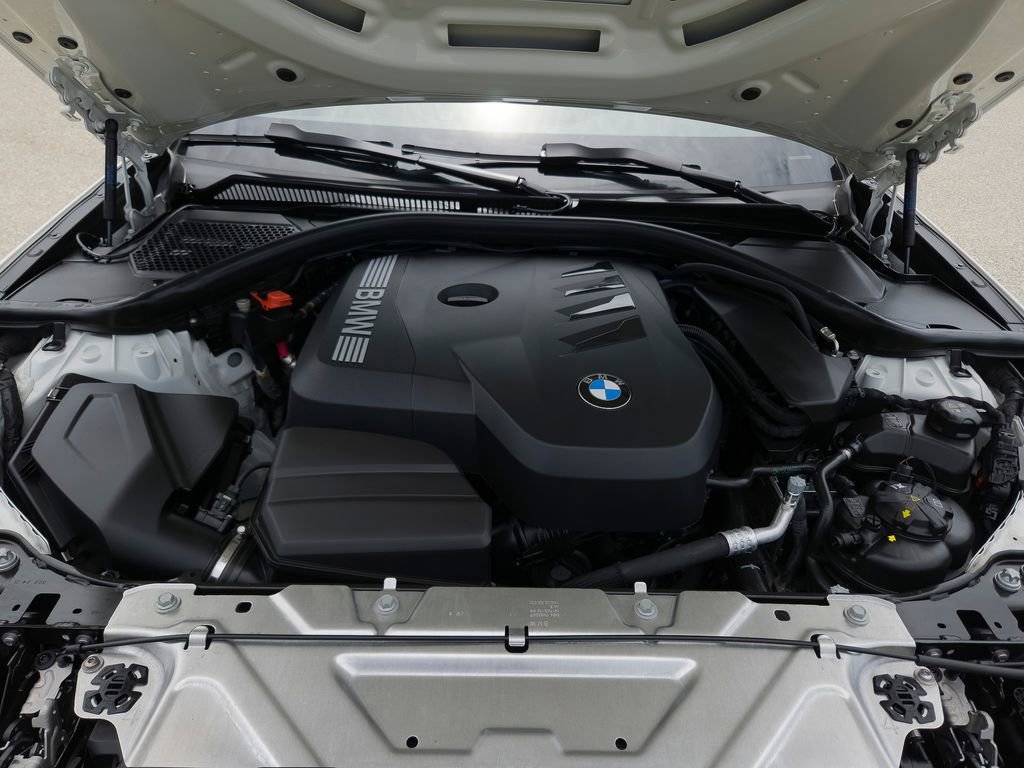 Used 2025 BMW 330i Sedan w/ Convenience Package RWD image 23