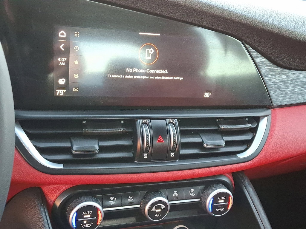 Used 2020 Alfa Romeo Giulia AWD image 28