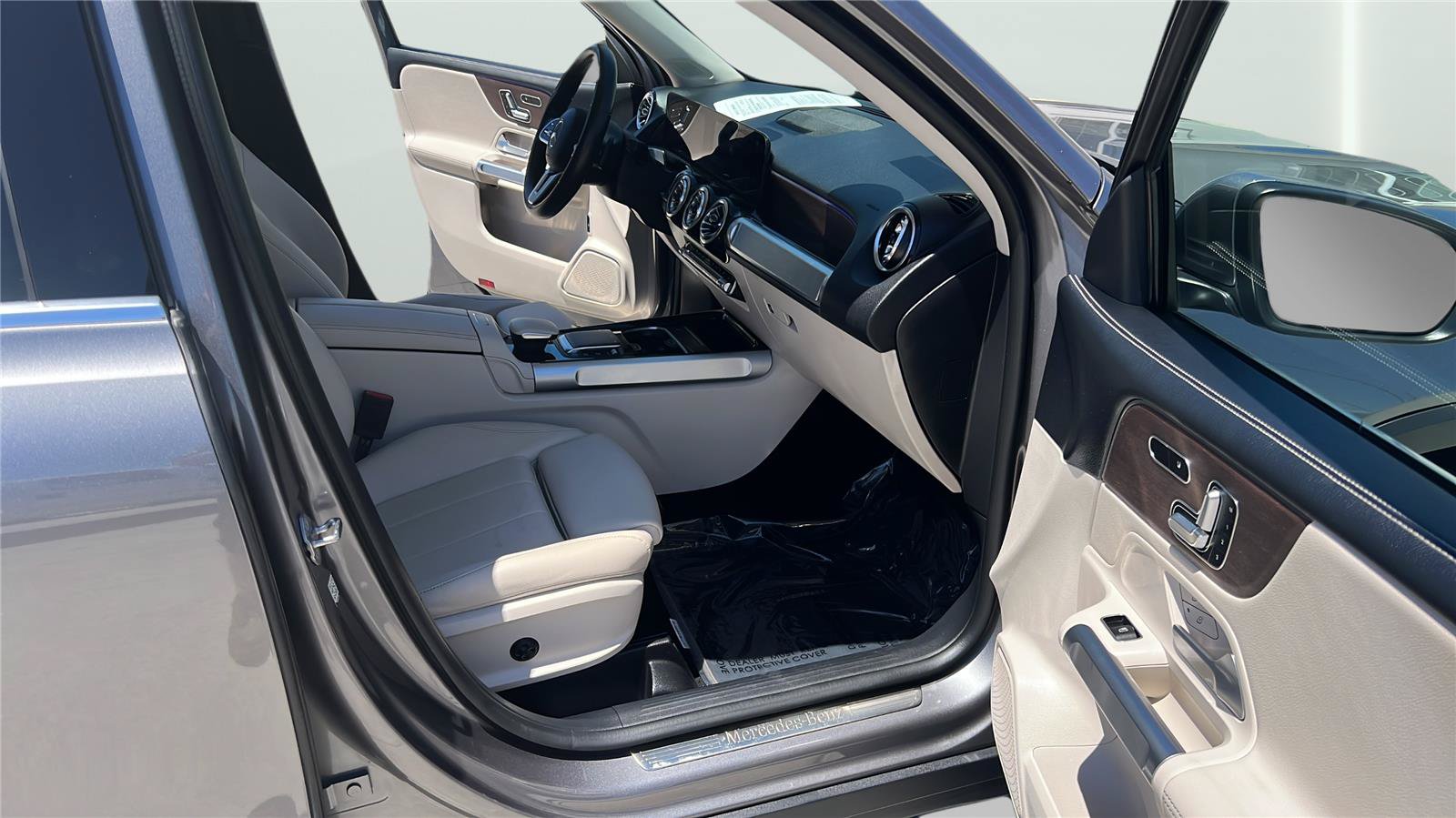 Used 2022 Mercedes-Benz GLB 250 image 13