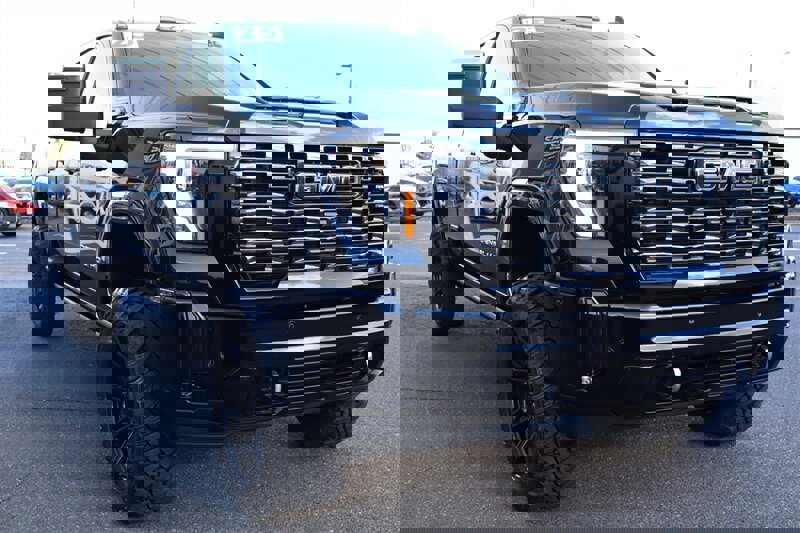 Used 2025 GMC Sierra 3500 Denali Ultimate image 7