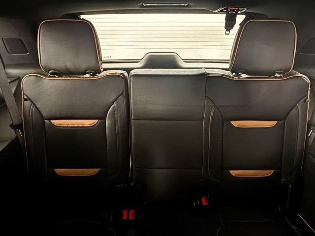 Used 2024 GMC Yukon AT4 w/ Technology Package AWD/4WD image 13