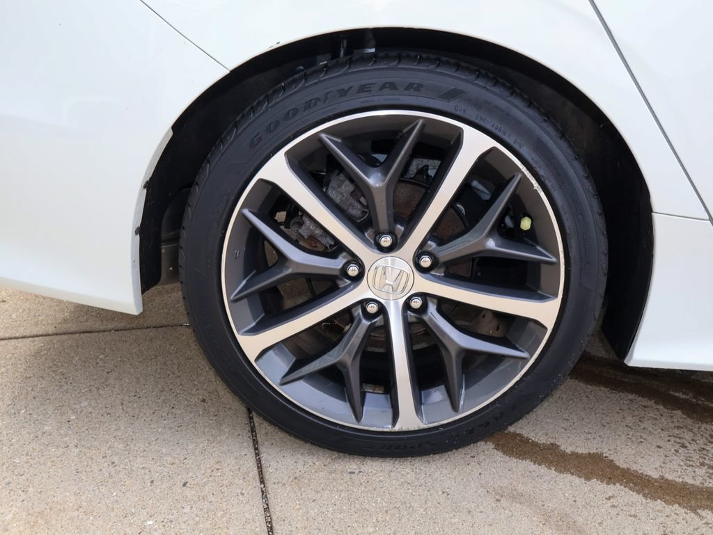 Used 2022 Honda Civic Touring image 9