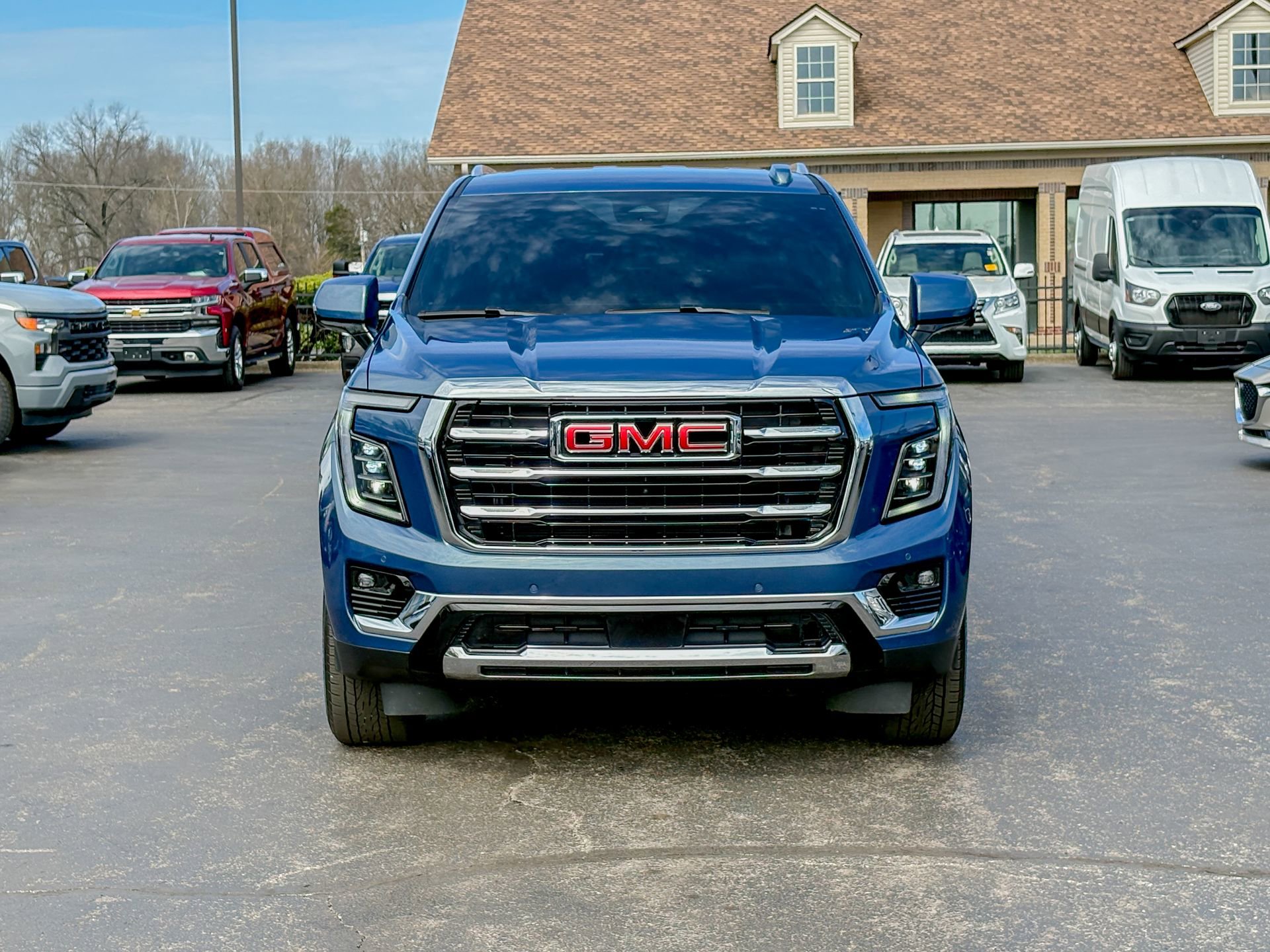 Used 2025 GMC Yukon XL Elevation image 5