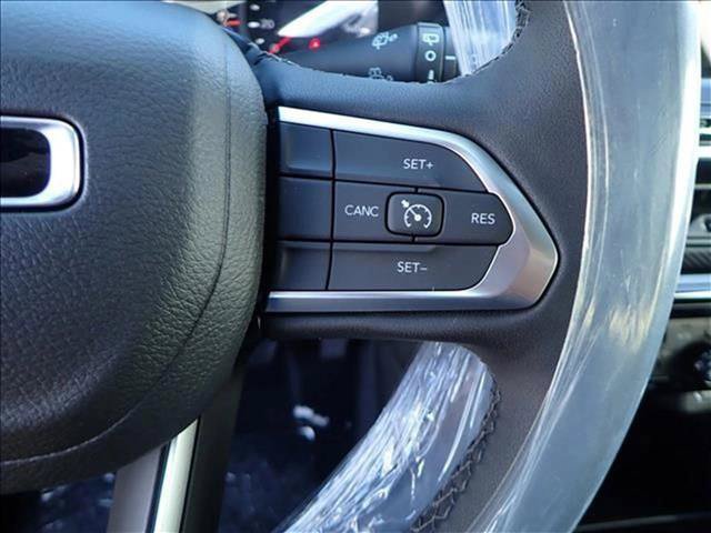 New 2026 Jeep Compass Latitude w/ Sun and Sound Group AWD/4WD image 17