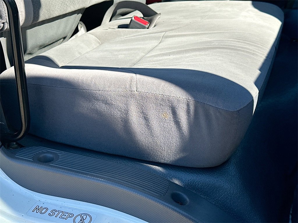 Used 2018 Isuzu NPR image 22