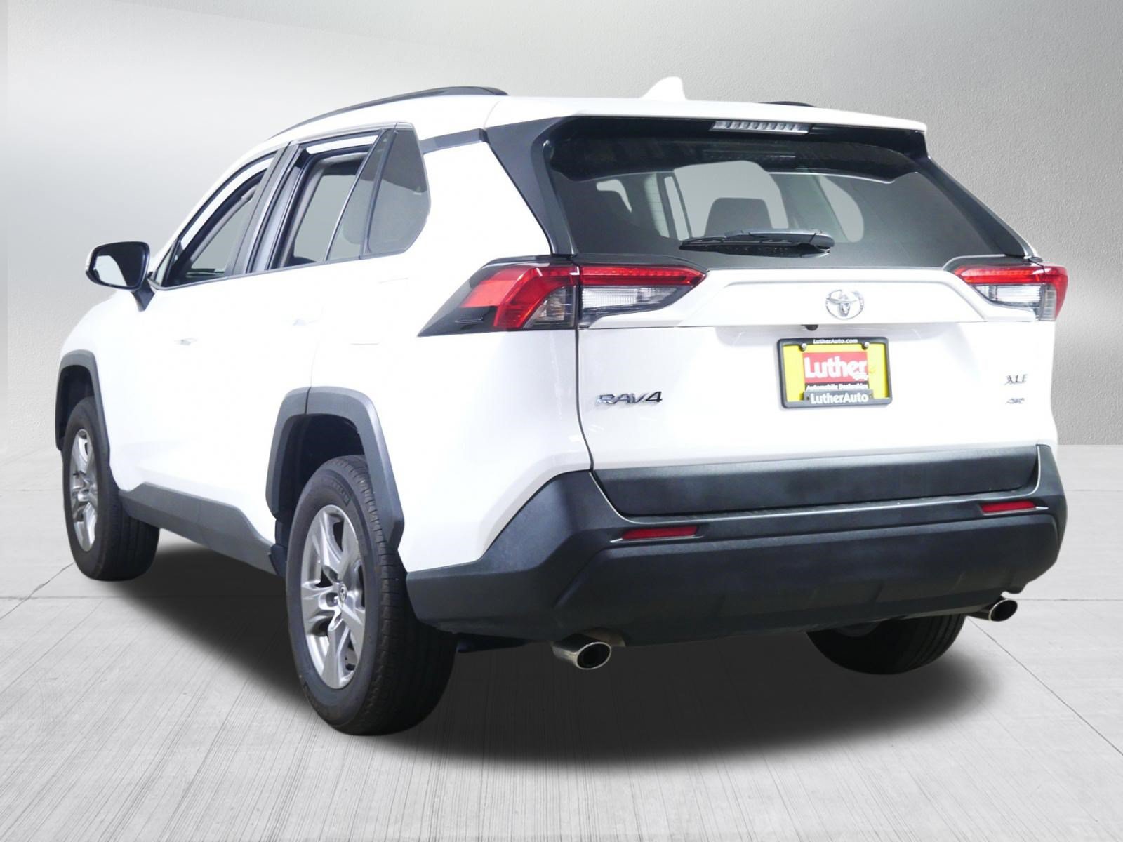 Used 2024 Toyota RAV4 XLE AWD/4WD image 5