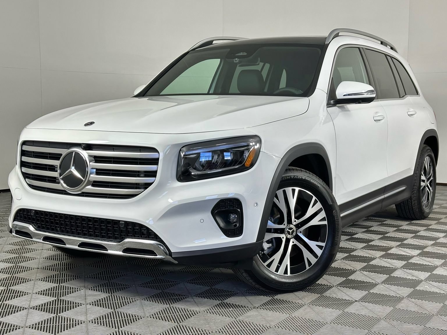 Used 2026 Mercedes-Benz GLB 250 4MATIC image 35