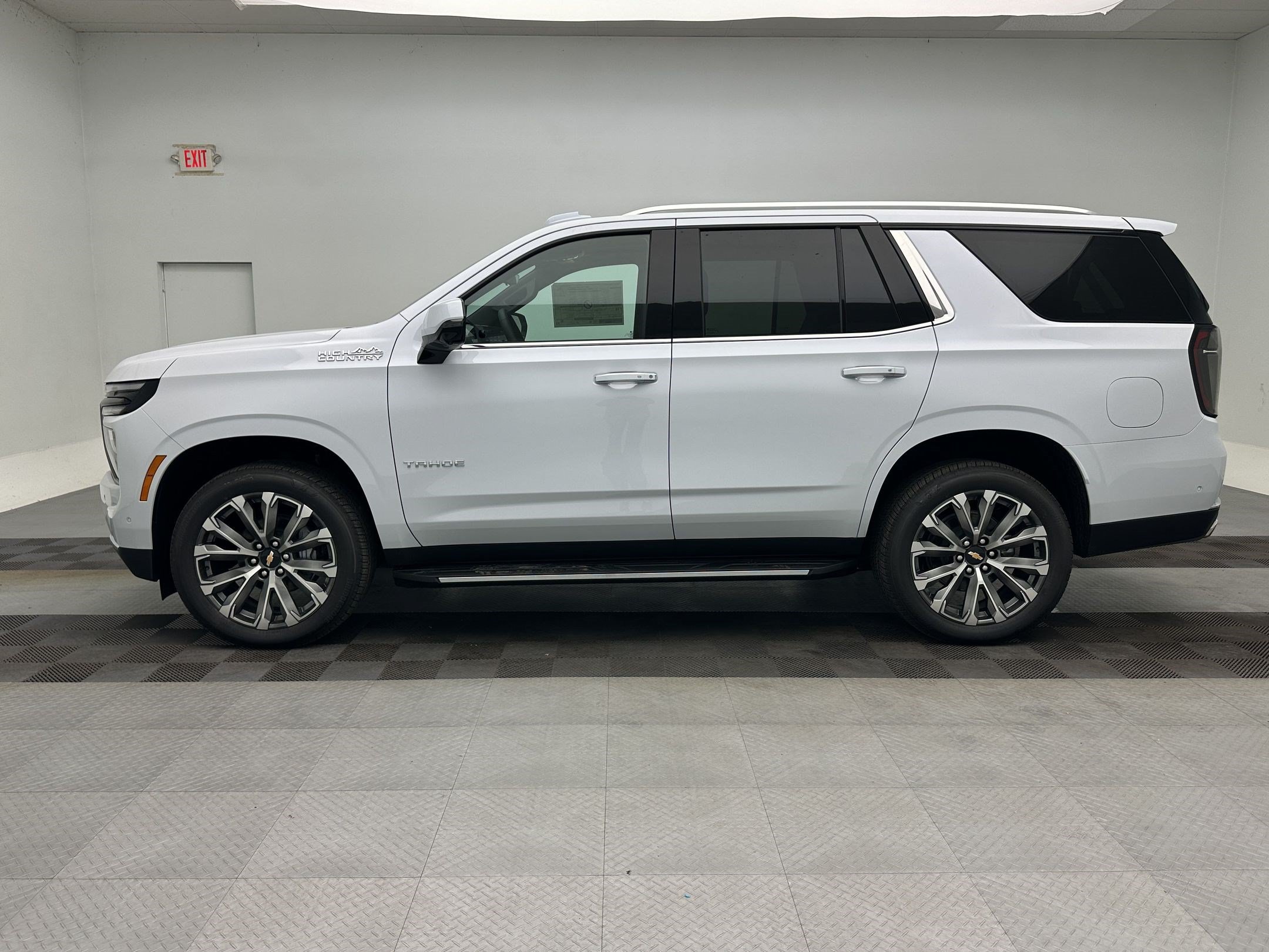New 2026 Chevrolet Tahoe High Country w/ Sun And Tow Package AWD/4WD image 2