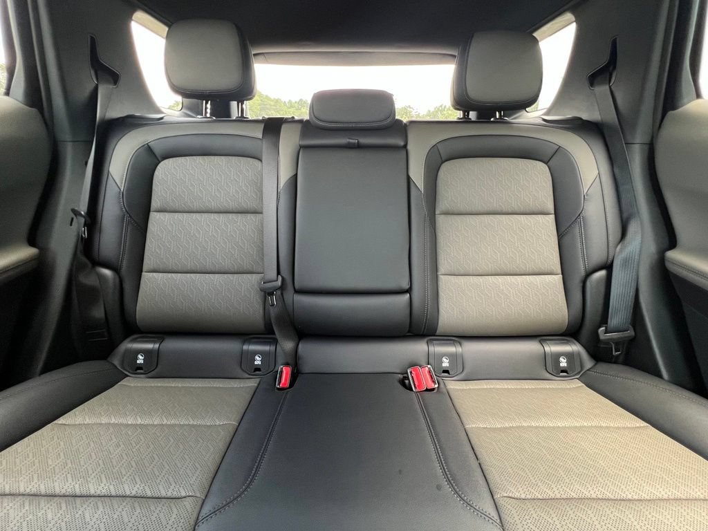 Used 2026 Chevrolet Equinox LT w/ Convenience Package II FWD image 9