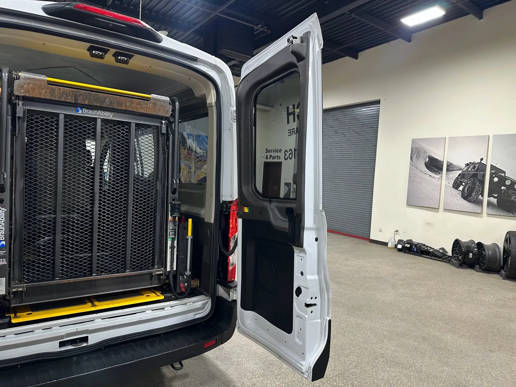 Used 2020 Ford Transit 150 Medium Roof RWD image 23